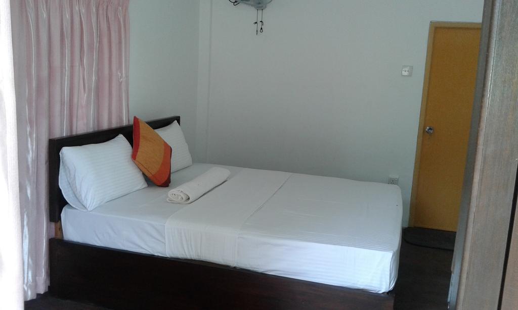 Riverside Lal Homestay Sigiriya Room photo